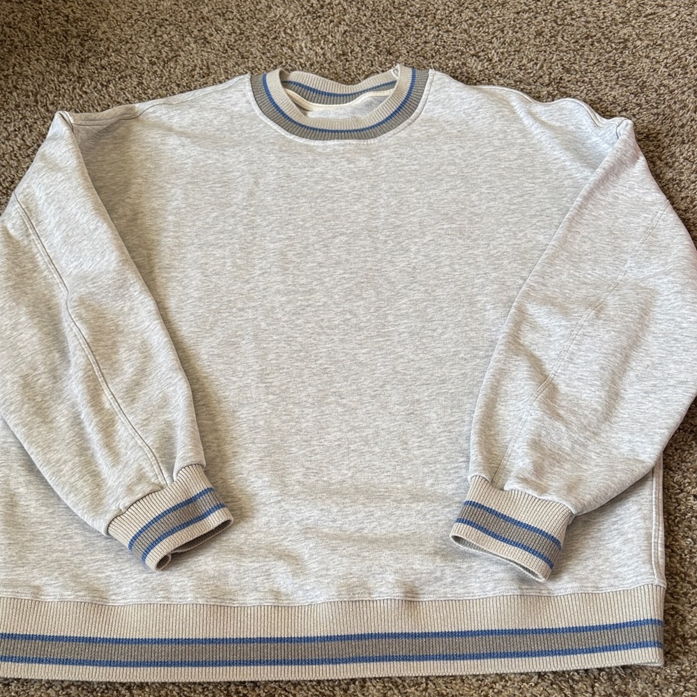 Lululemon crewneck